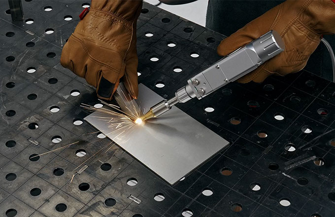 Spawanie laserowe- technologia przyspieszająca produkcję. Wsparcie Laserowe to sprzedaż, serwis urządzeń. Certyfikowane szkolenia.
